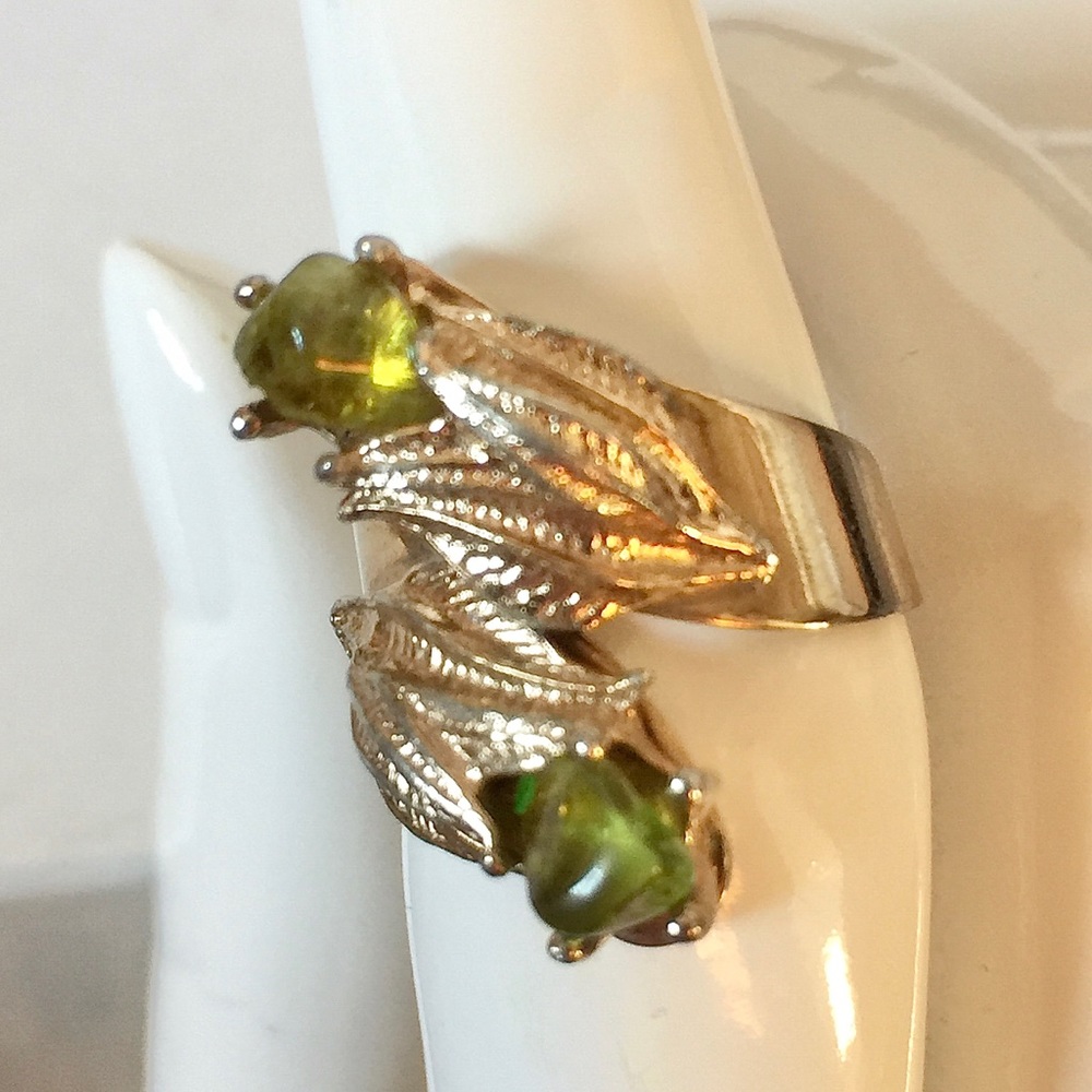 Vintage Gold Tone Green Floral Wrap Ring